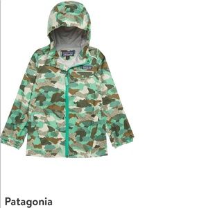 Patagonia Size 4 camo reflective kids jacket, new, no tags